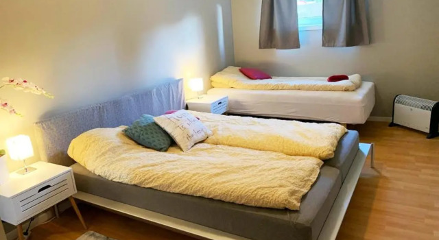 Апартаменты Newly renovated basement apartment