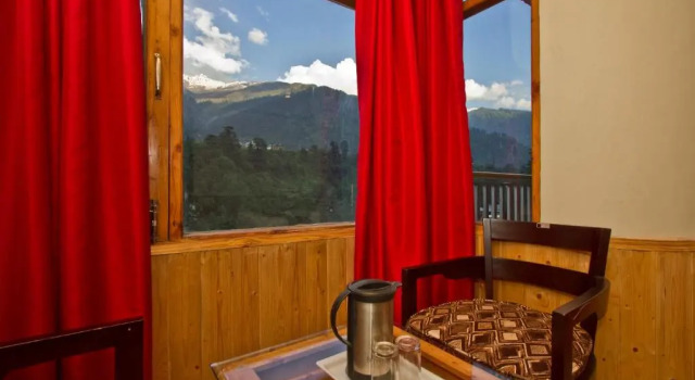 Двухместный номер Deluxe с балконом Sarthak Regency,Rangri, Manali,HP,Just 1 kms from Volvo parking