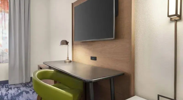 Четырёхместный номер Standard Fairfield Inn by Marriott Tracy