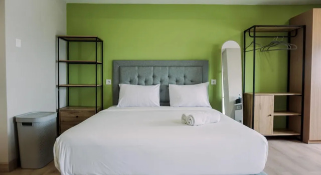 Студия Well Furnished And Cozy Studio Baileys Apartment