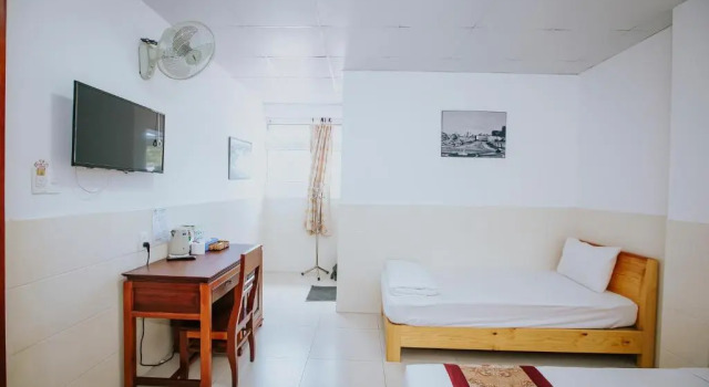 Номер Standard Lien Huong Hotel