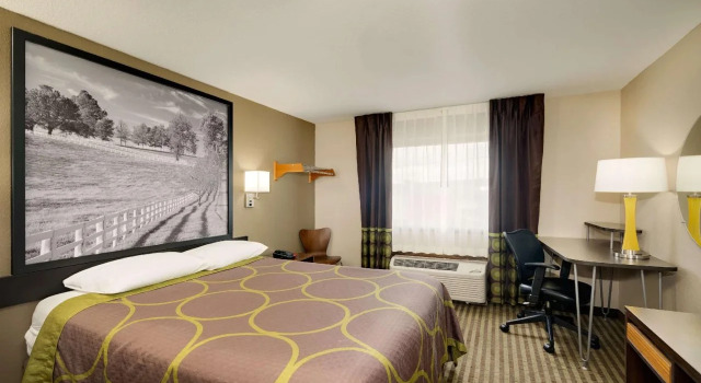 Super 8 by Wyndham Lexington Hamburg Area, Забронировать Отель Лексингтон Bourbon Trail Kentucky, рядом с Appalachian Regional Healthcare