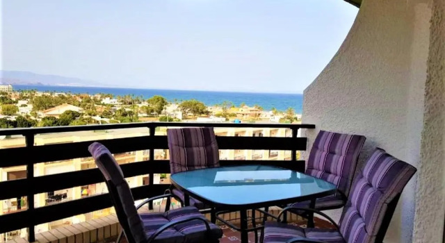 Апартаменты Apartamento Roquetas de Mar Urbanización, 2 dormitorios, Gran Terraza con vista al mar, wi-fi, parking y piscina