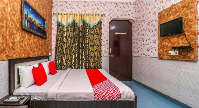 Punjab Hotel By OYO Rooms