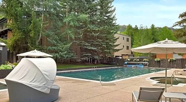 Апартаменты Cooper s Corner by Rove 2BR w Sauna Hot Tub