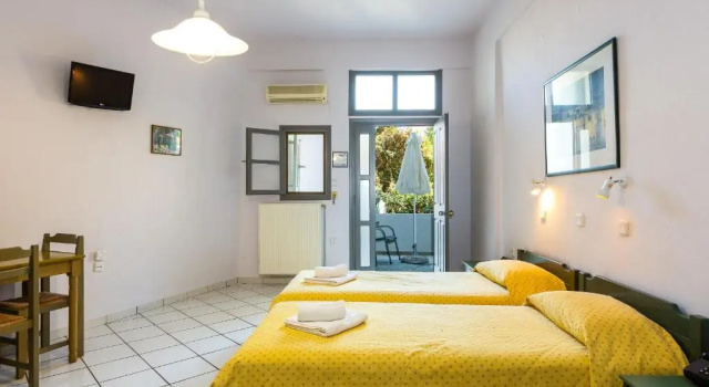Студия Philoxenia Apartments