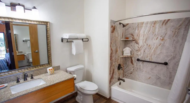 Четырёхместный номер Deluxe Southwest Inn at Sedona