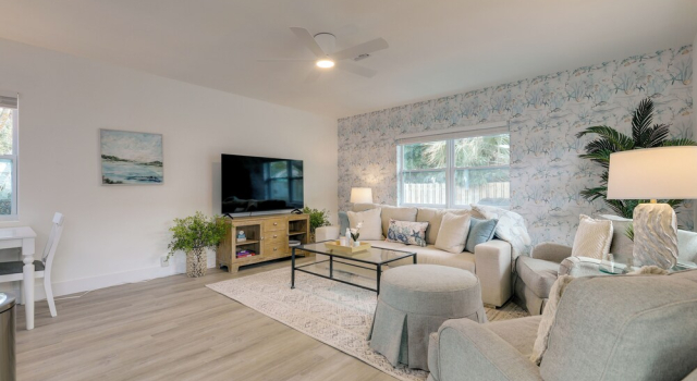 North Palm Beach Oasis w/ Hot Tub - 2 Mi to Ocean!, Book Feriehus Villaer i Florida, Villa