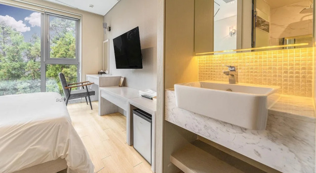 Jeju Maru Hotel & Cafe