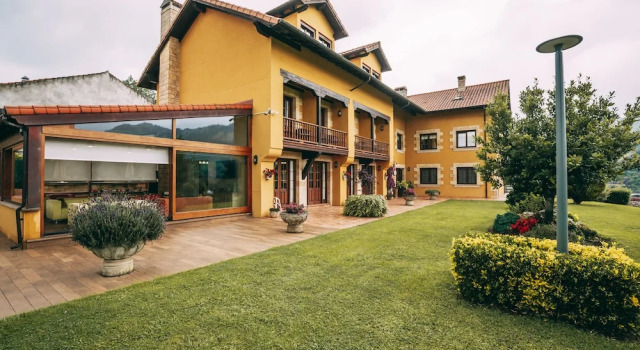 Posada Cabárceno, Book Hotel Cabárceno Cabarceno Natural Park
