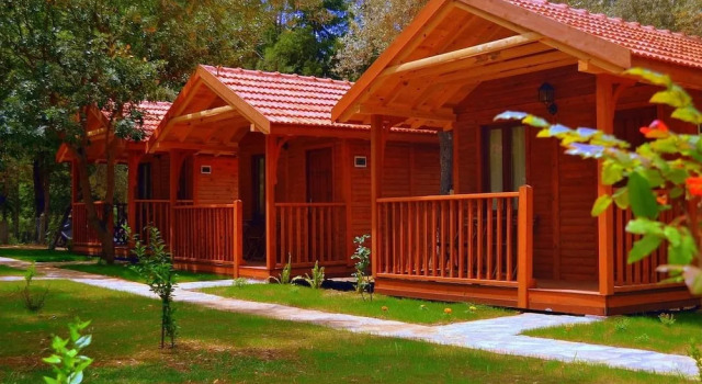 Трёхместный номер Standard с балконом и с видом на бассейн KiDRAK OTEL MONTENEGRO-1
