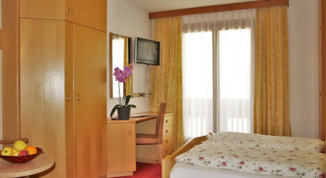 Двухместный номер Standard с балконом Hotel Alpenrose Dolomites