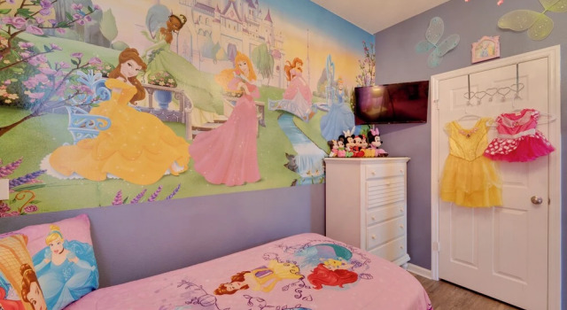 Pool, Themed Rooms & Arcade: Disney Escape