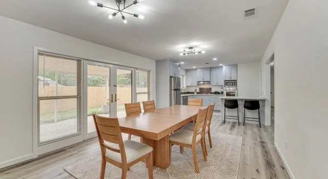 Коттедж Convenient Family-friendly Location: Texarkana Gem