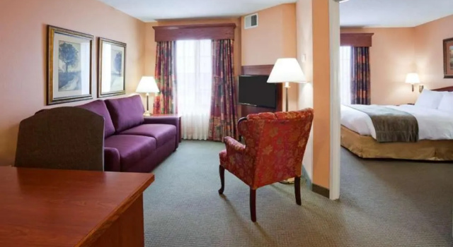 Четырёхместный номер Standard GrandStay Hotel and Conference