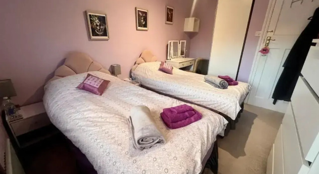 WILLOW RIDGE - a large country house with 3 rental rooms, Buchen Sie Pension Clutton Somerset