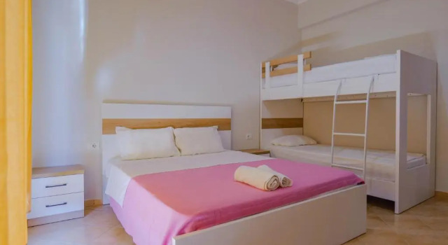 Standard Vierer Zimmer mit Balkon Hotel Milo