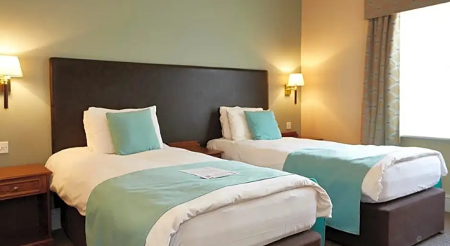 Номер Standard Red Lion Hotel by Greene King Inns