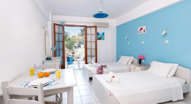 Студия с балконом Kostas Apartments