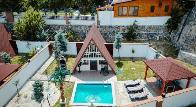 Четырёхместный номер Standard с видом на бассейн Çeli̇k Resort