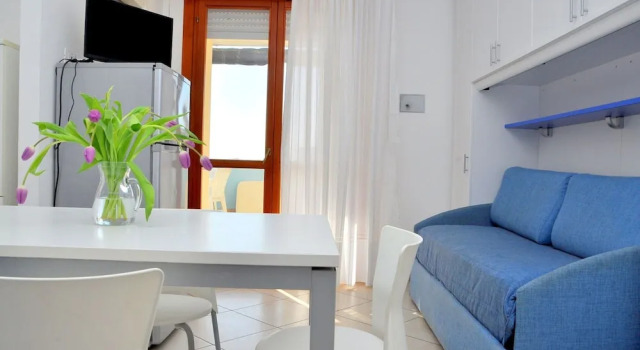 "flat in a Seafront Building With Swimming Pool", Забронировать Отель Бибионе-Пинеда Венето, рядом с Долина Вальгранде