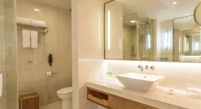 Двухместный номер Deluxe с балконом и с видом на море Отель Mingshen Golf & Bay Resort Sanya