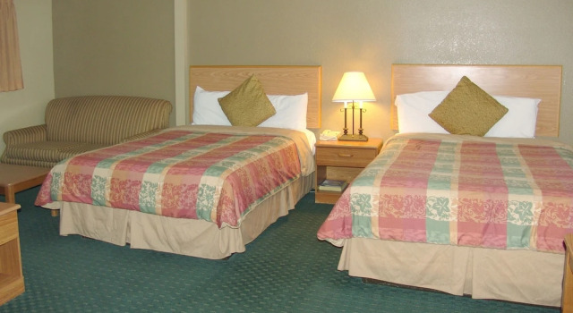 Четырёхместный номер Standard Holland Inn and Suites