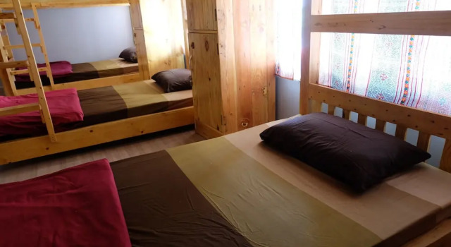 Кровать в общем номере (женский номер) Plearn Hostel