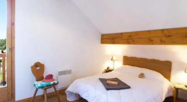 Кровать в общем номере Résidence Odalys Le Hameau et les Chalets de la Vallée dOr