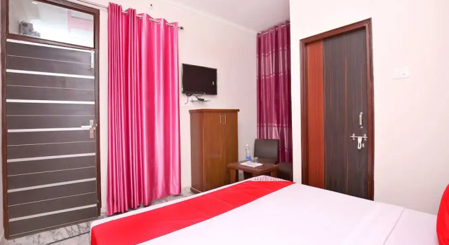 OYO 16431 Hotel New Comfort 1