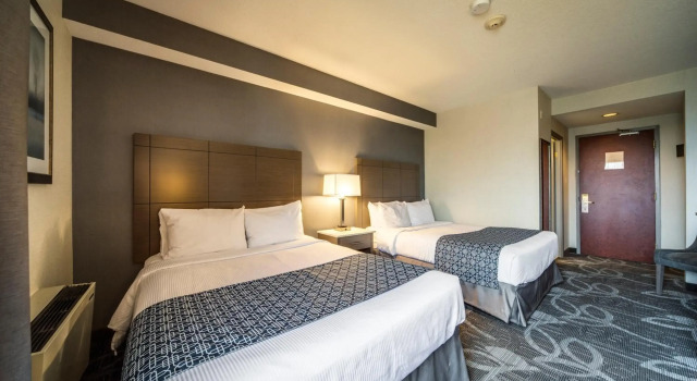 Monte Carlo Inn Airport Suites, Varaa Hotelli Mississauga 
