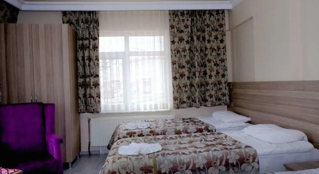 Трёхместный номер Standard с балконом Sarimese Hotel