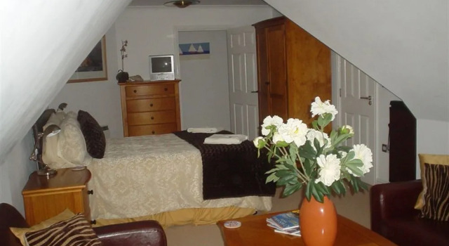 Kernow Homes - Travel accommodation