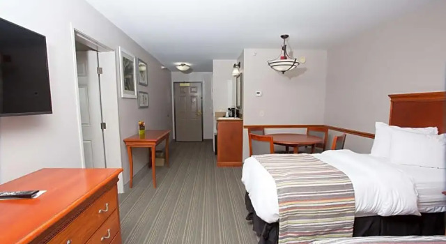 Люкс с одной спальней Country Inn & Suites by Radisson, Grand Forks, ND