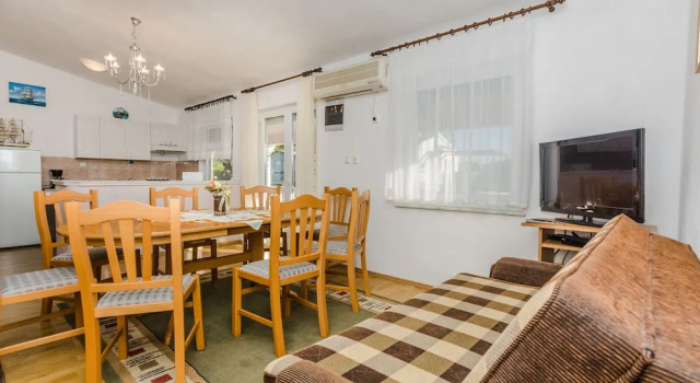 Апартаменты с 3 комнатами с балконом Apartment Vinceljak