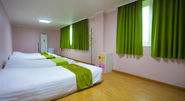 Четырёхместный номер Standard Jeju R Hotel & Guesthouse