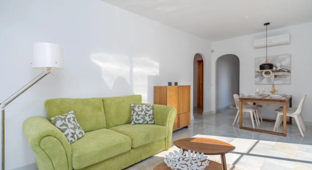 Bright Apartment with Sea View and Terrace Ref 53, Забронировать Апартаменты/квартира Михас Коста-дель-Соль