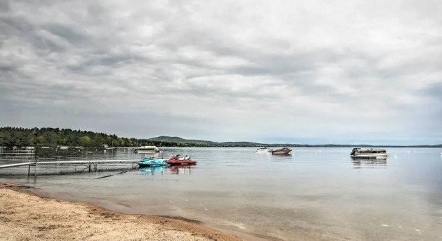 Коттедж Sebago Lake Cottage w/ Patio + Beach Access!