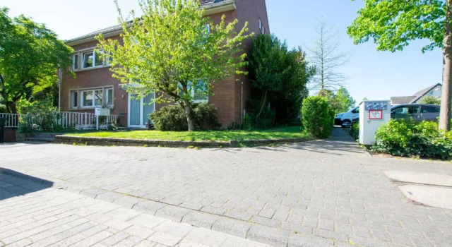 Апартаменты с 3 комнатами Tolstov Apartments - 1-4 Room Apartments - 20 min DUS Airport & MESSE DUS