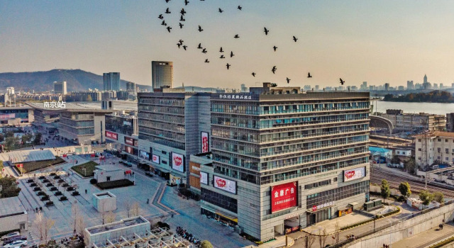 Elan Inn Nanjing North Railway Station Plaza, Prenota Hotel Hotel a Jiangsu con parcheggio, Parcheggio