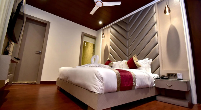 Hotel Centella, Забронировать Отель Отели штата Махараштры 3 звезды, 3*