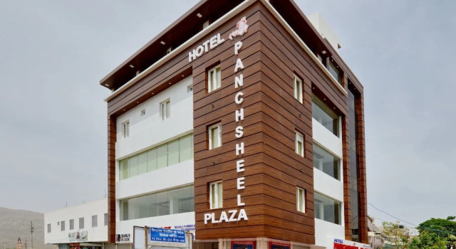 OYO 13860 Panchsheel Plaza, Rezervovat Hotel Hotely v Rajasthan s parkováním, Parkování