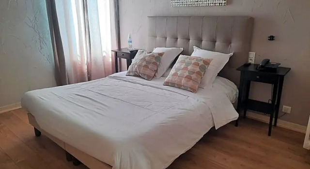 Номер Superior Logis Hôtel de Provence