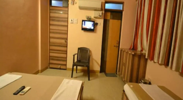 Номер Economy Hotel Saihariprasad