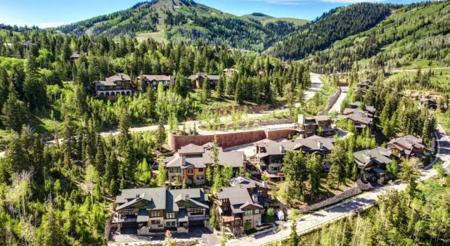 The Lookout 4 Bedrooms PLO-6590 by KBM, Varaa Hotelli Park City 