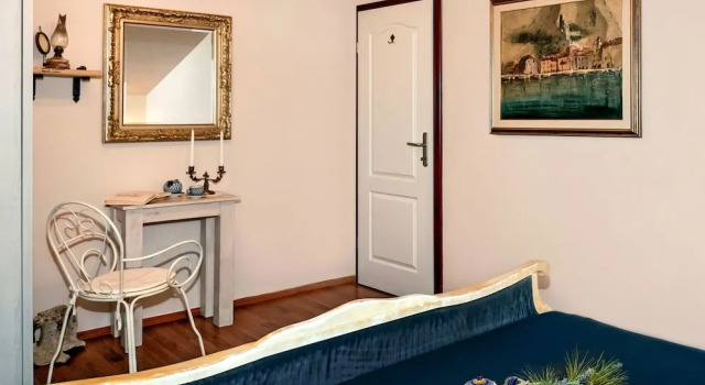 Modern Sea-facing Apartment in Omis Dalmatia, Book Lejlighed Hoteller i Split Region med parkering, Parkering