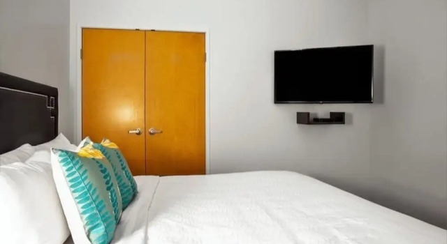 Апартаменты CozySuites The Block Skybridge Access