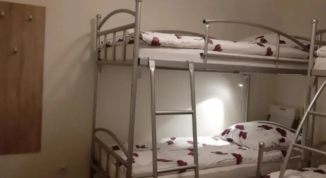 hostel52, Varaa Hotelli Hotellit Pommeri pysäköinnillä, Pysäköinti