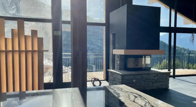 Шале с видом на горы The French Lodge