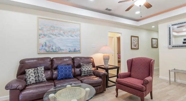 Aquarius Condominium 1001